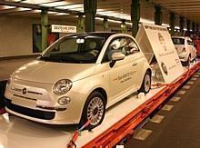 Fiat 500 in der Berliner U-Bahn. Foto: Auto-Reporter/Fiat